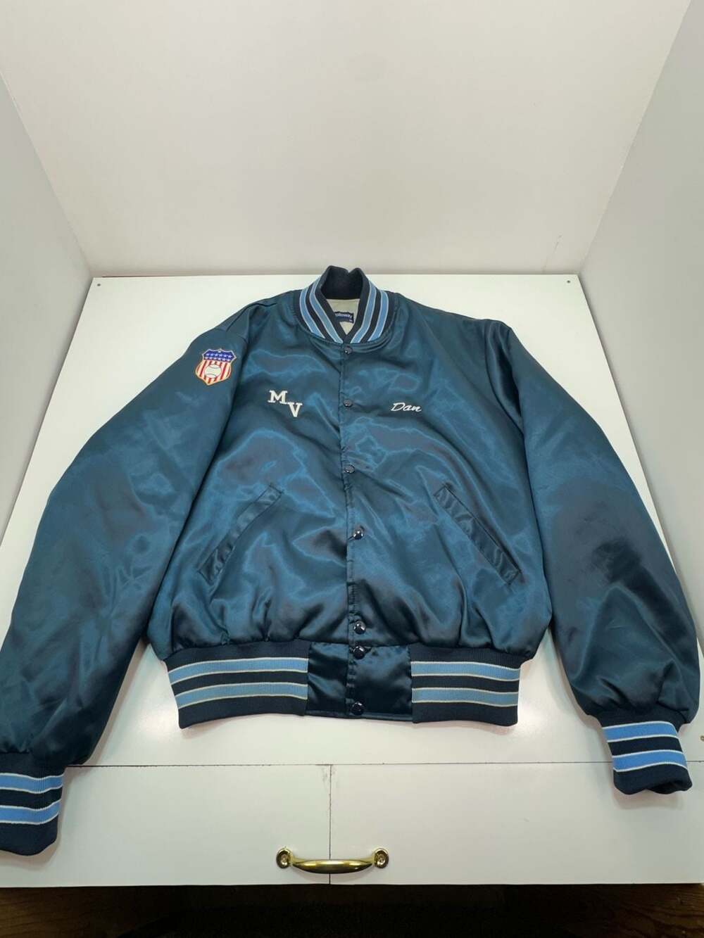D122 Holloway Satin Bomber Jacket Size XL Blue Baseball Embroidered
